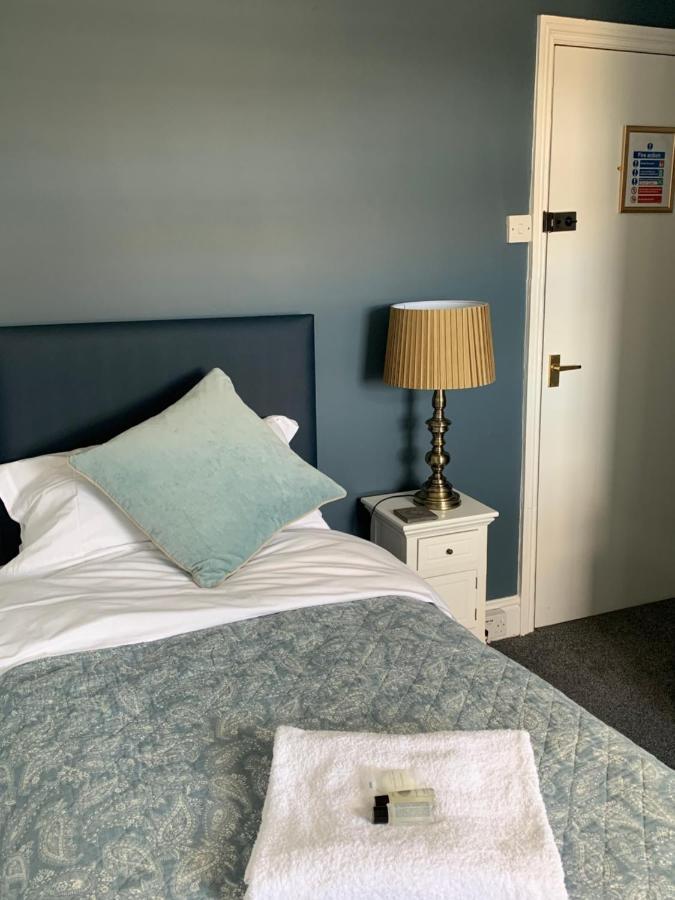 The Nags Head Hotel Lyme Regis Kültér fotó